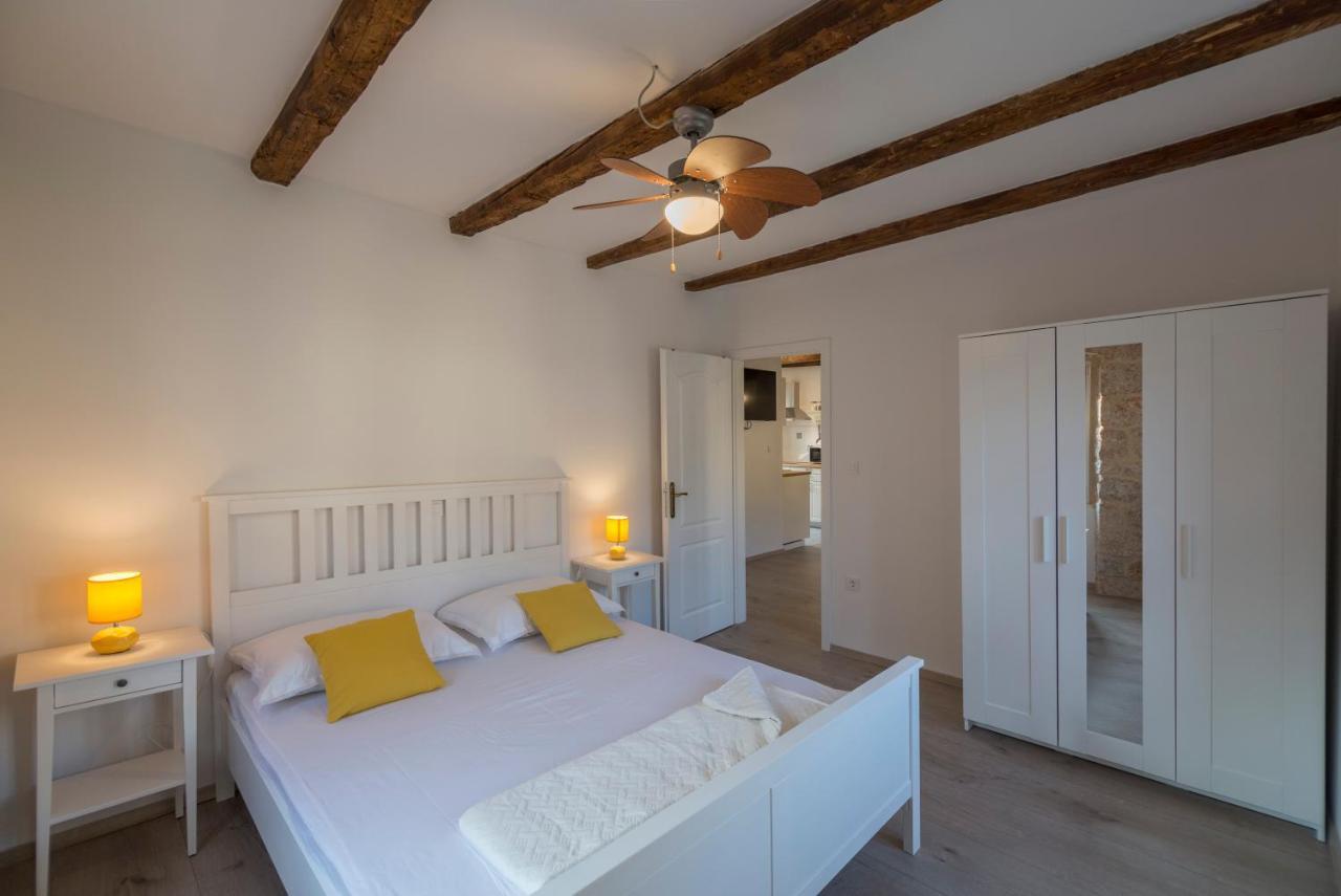 Apartments Bepi Komiža Zewnętrze zdjęcie